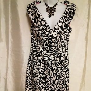 Kay Unger Women's Black and White Dress Si…